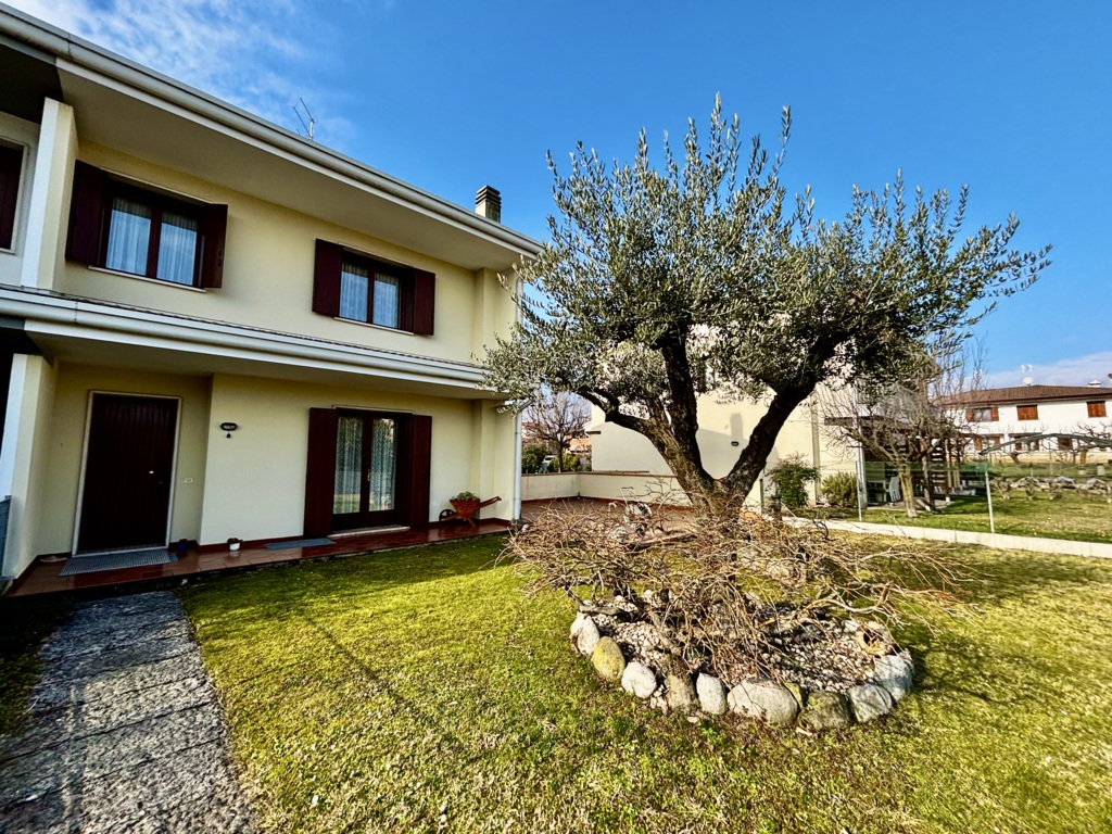 VILLETTA A SCHIERA DI TESTA A CORDENONS a Cordenons 2