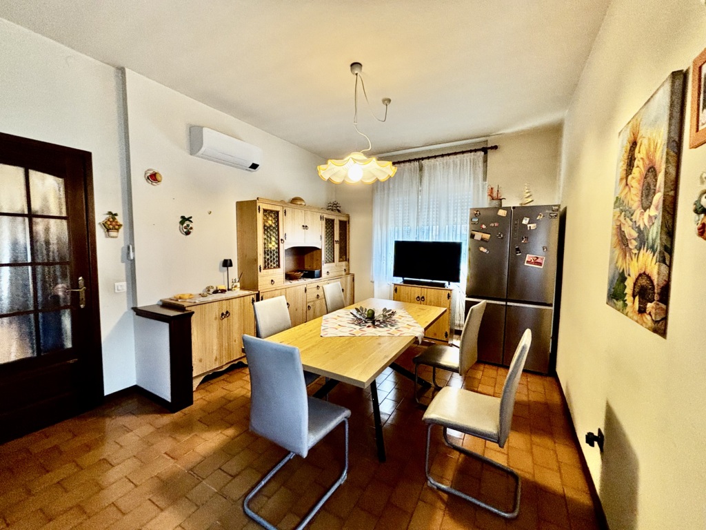 Casa singola con possibilità di 2 unità indipendenti in Viale della Libertà a Pordenone 8