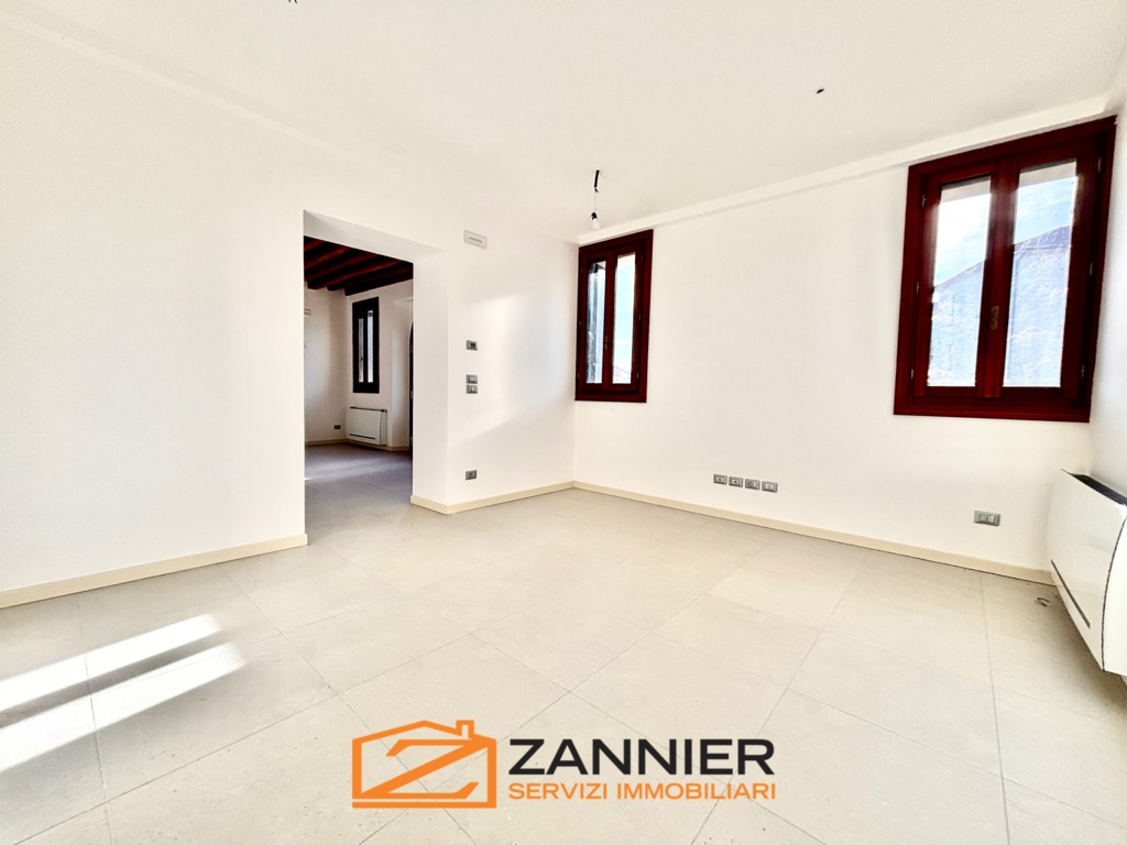 PRESTIGIOSO APPARTAMENTO IN VILLA a Porcia 15