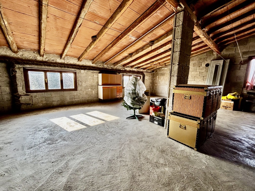 Casa singola immersa nel verde con 1.000 mq di giardino e possibilità di altri 5.000 mq di terreno a Fiume Veneto 13