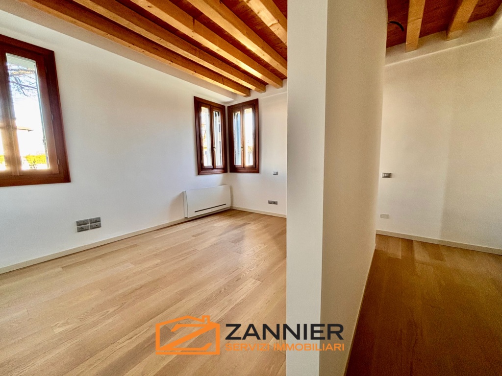 PRESTIGIOSO APPARTAMENTO IN VILLA a Porcia 27