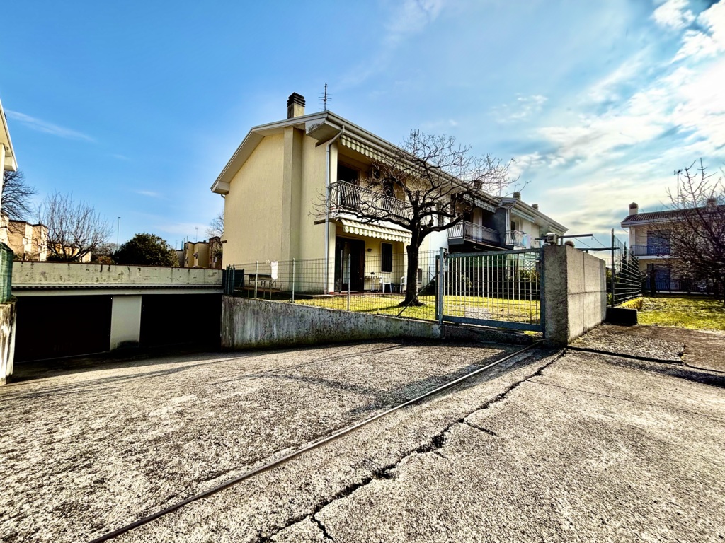 VILLETTA A SCHIERA DI TESTA A CORDENONS a Cordenons 6