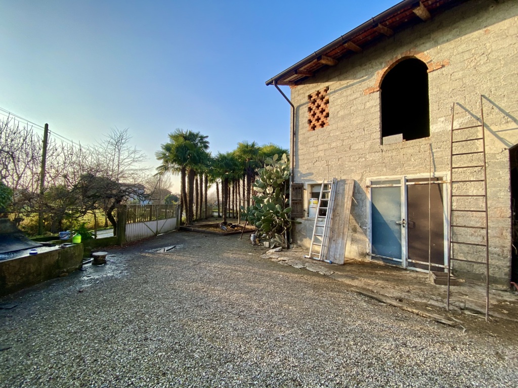 CASA SINGOLA CON TERRENO a Zoppola 5