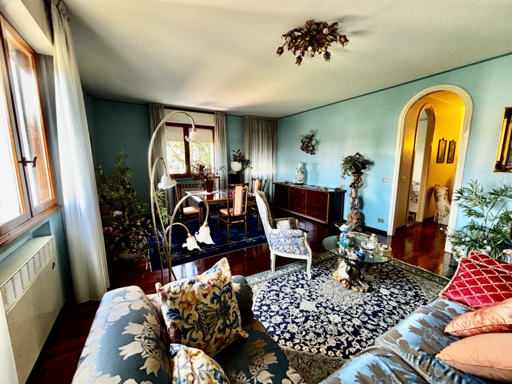 AMPIO APPARTAMENTO TRICAMERE CON DUE BAGNI A PORDENONE a Pordenone 11