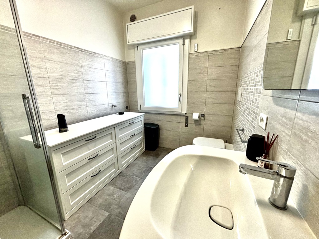 Porzione di bifamiliare di ampie dimensioni con scoperto e accessori a Azzano Decimo 23