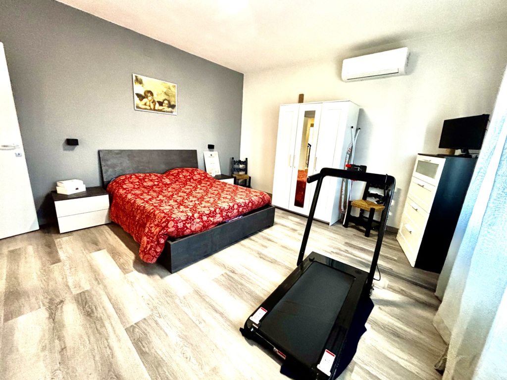 Porzione di bifamiliare di ampie dimensioni con scoperto e accessori a Azzano Decimo 16