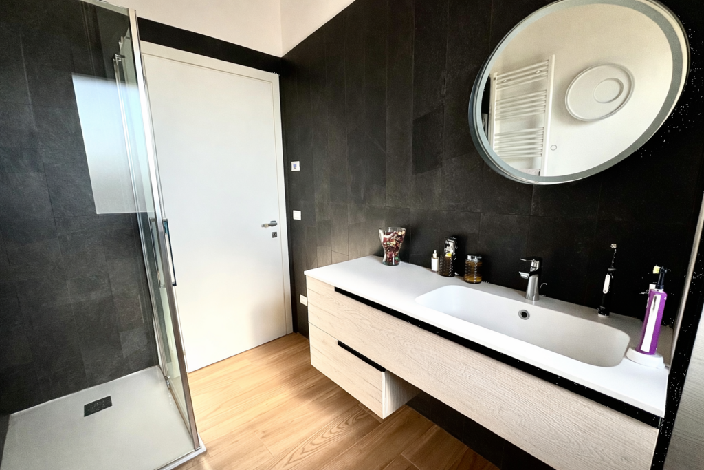 RECENTE BIFAMILIARE SEPARATA DAI POSTI AUTO a Azzano Decimo 20