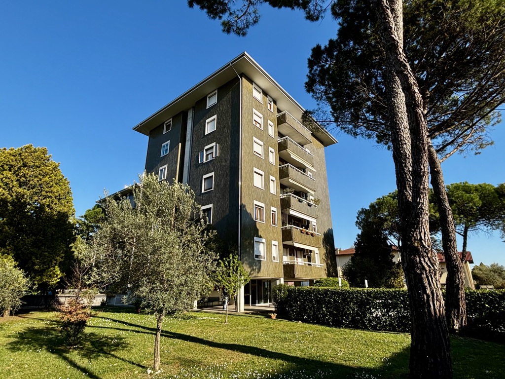 AMPIO APPARTAMENTO TRICAMERE CON DUE BAGNI A PORDENONE a Pordenone 2