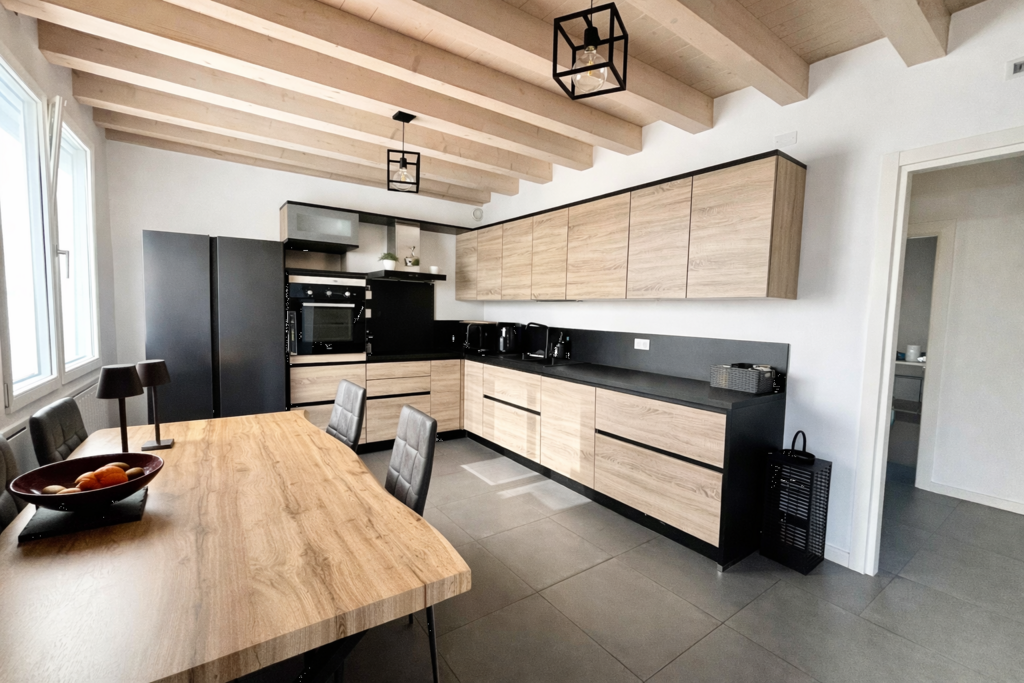 RECENTE BIFAMILIARE SEPARATA DAI POSTI AUTO a Azzano Decimo 9