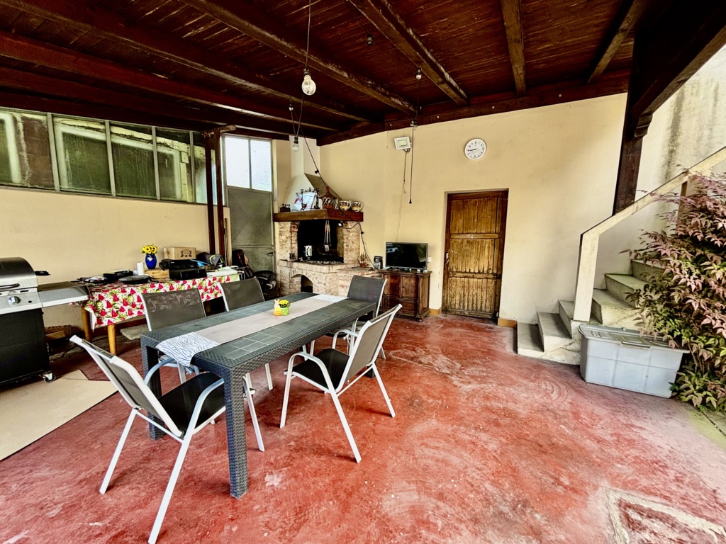 Casa singola con possibilità di 2 unità indipendenti in Viale della Libertà a Pordenone 29