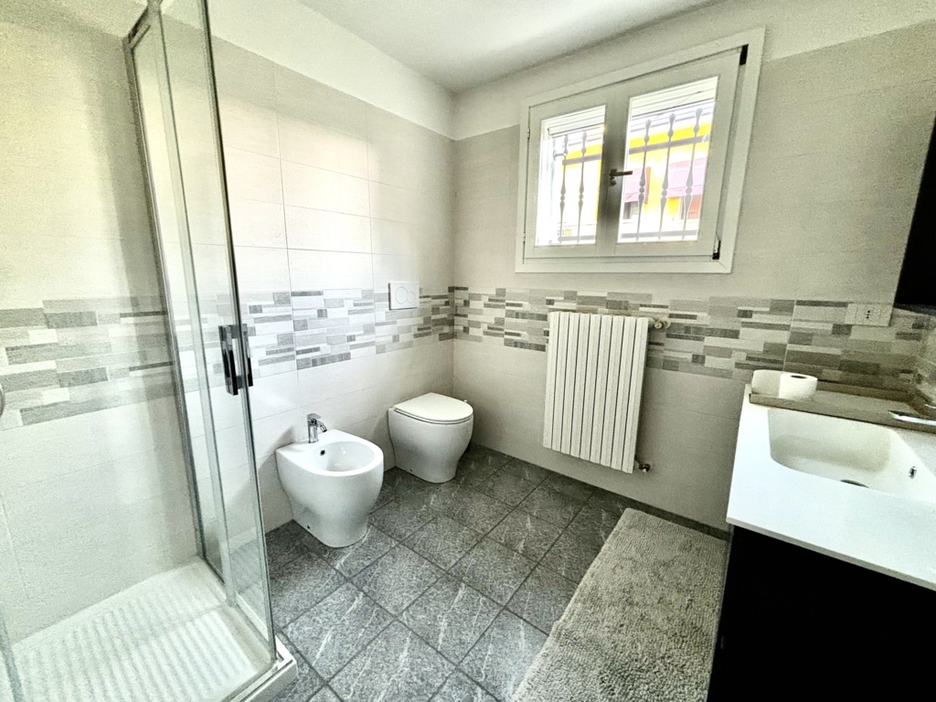 MERAVIGLIOSA VILLA SINGOLA COMPLETAMENTE RISTRUTTURATA a Pravisdomini 26