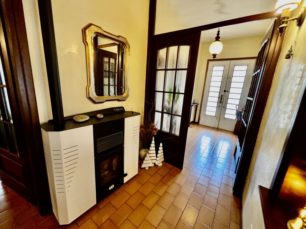Casa singola con possibilità di 2 unità indipendenti in Viale della Libertà a Pordenone 17