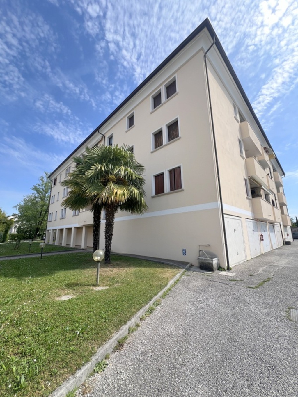 Ampio bicamere con garage e cantina a San Vito al Tagliamento 2