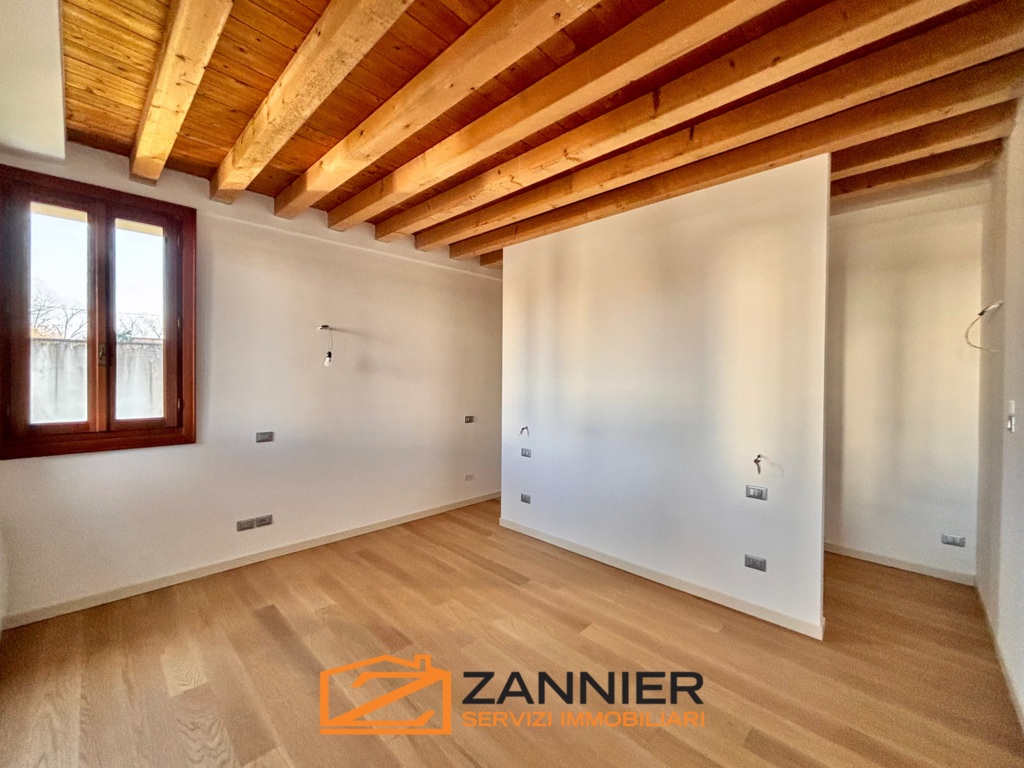 PRESTIGIOSO APPARTAMENTO IN VILLA a Porcia 23