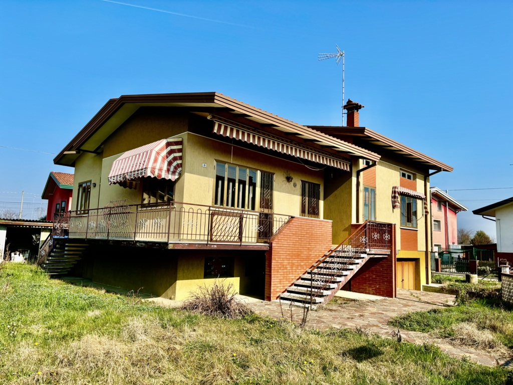 VILLA SINGOLA NEL CUORE DI FIUME VENETO a Fiume Veneto 2