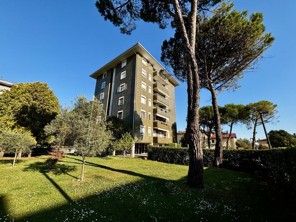 AMPIO APPARTAMENTO TRICAMERE CON DUE BAGNI A PORDENONE a Pordenone 1