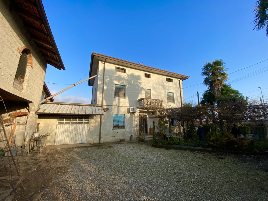 CASA SINGOLA CON TERRENO a Zoppola 2