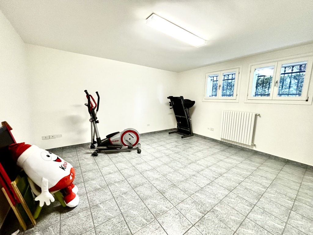 MERAVIGLIOSA VILLA SINGOLA COMPLETAMENTE RISTRUTTURATA a Pravisdomini 32