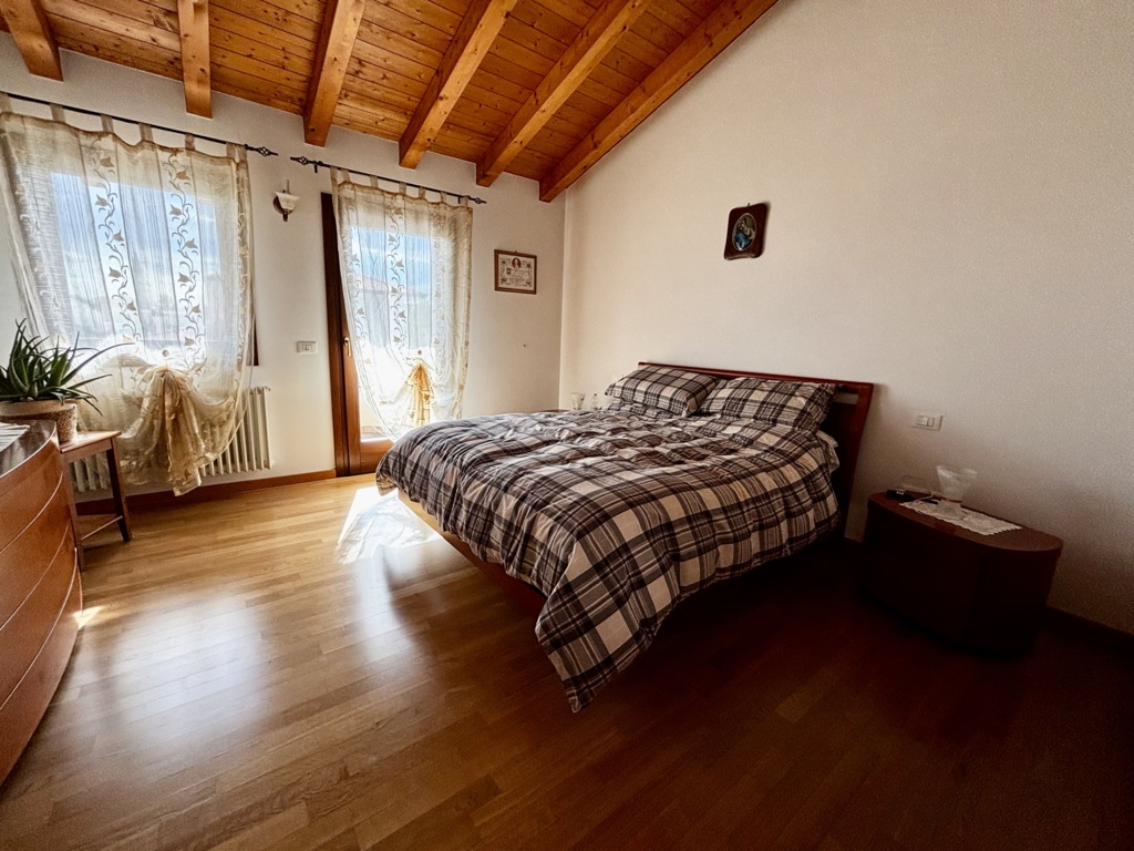 VILLETTA DI TESTA AMPIA, SOLIDA E PRONTA DA VIVERE – CLASSE B a Fiume Veneto 12