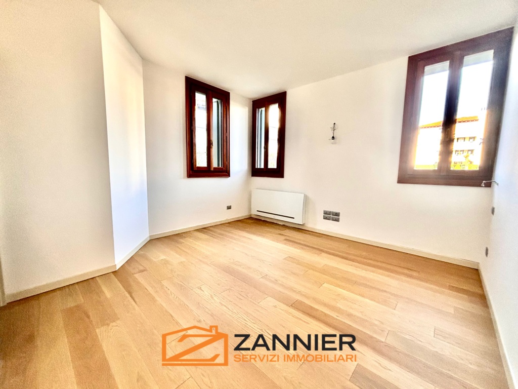 PRESTIGIOSO APPARTAMENTO IN VILLA a Porcia 35