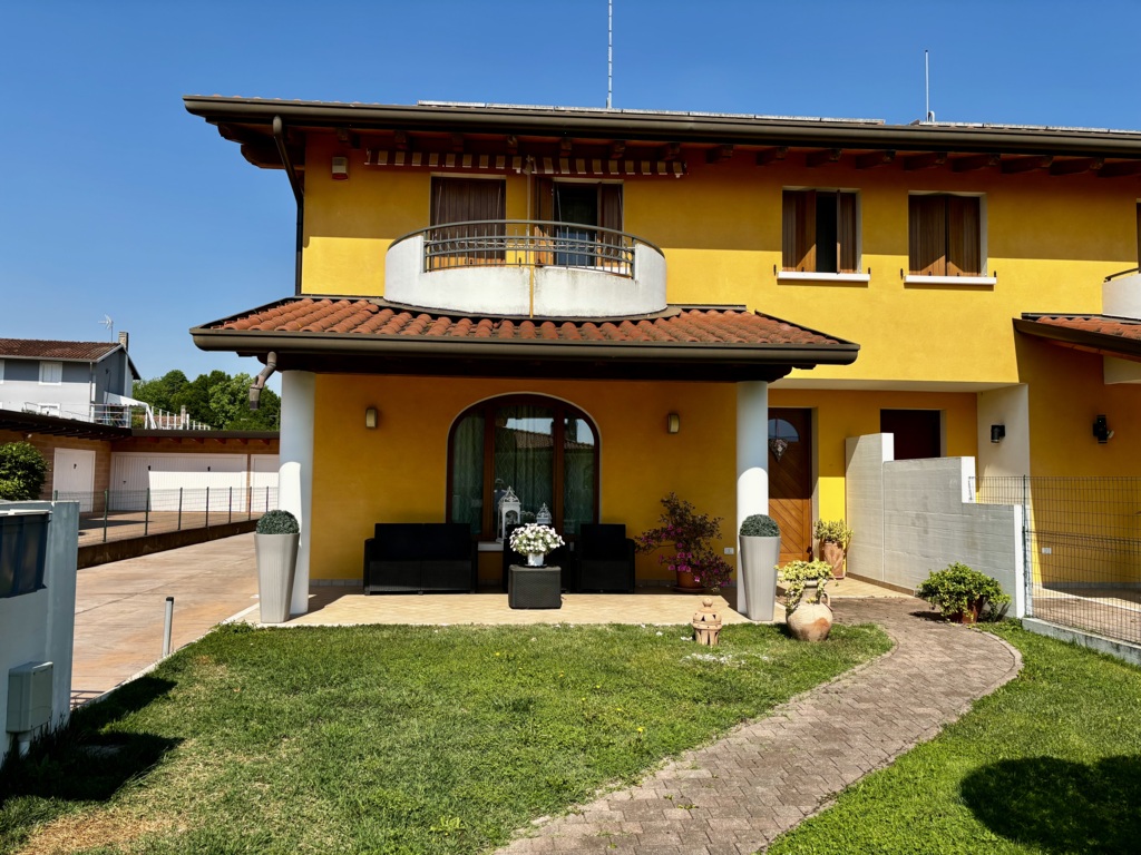 VILLETTA DI TESTA AMPIA, SOLIDA E PRONTA DA VIVERE – CLASSE B a Fiume Veneto 3