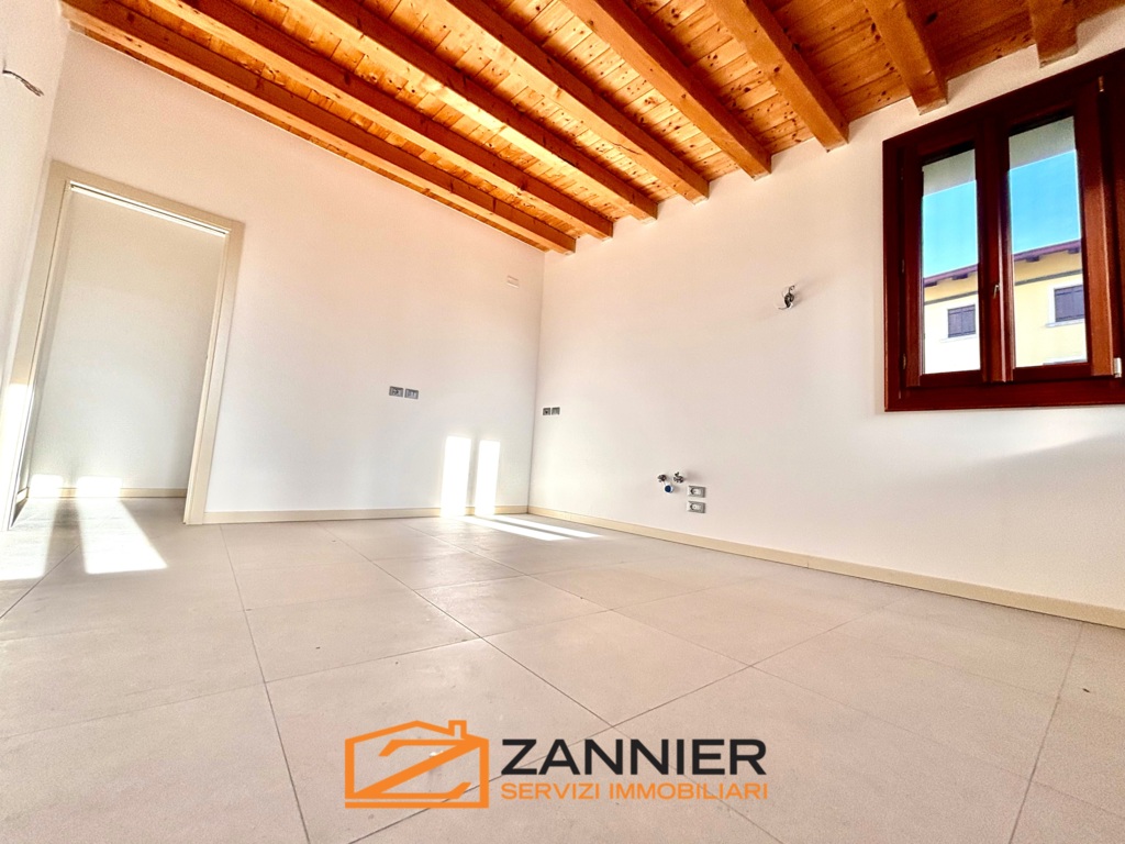 PRESTIGIOSO APPARTAMENTO IN VILLA a Porcia 9