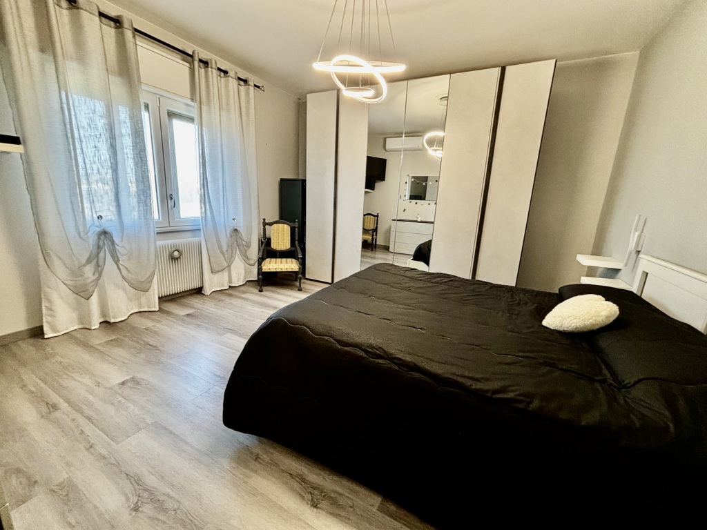 Porzione di bifamiliare di ampie dimensioni con scoperto e accessori a Azzano Decimo 14