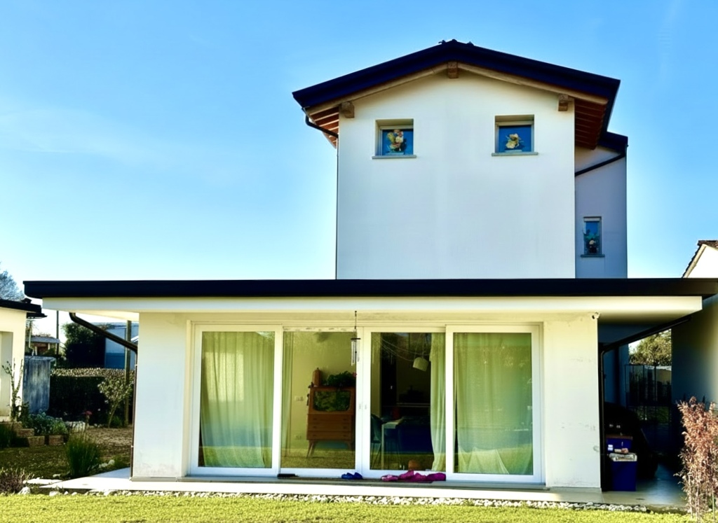 VILLA SINGOLA AL CONFINE TRA TORRE E PORDENONE a Pordenone 33