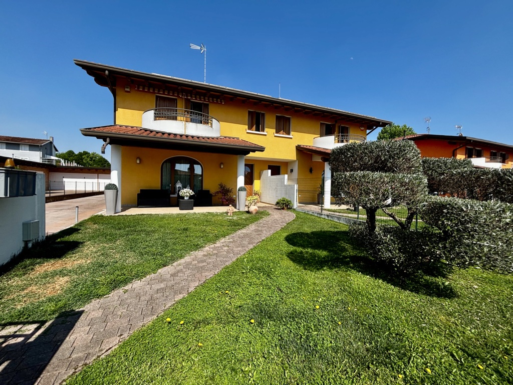 VILLETTA DI TESTA AMPIA, SOLIDA E PRONTA DA VIVERE – CLASSE B a Fiume Veneto 1
