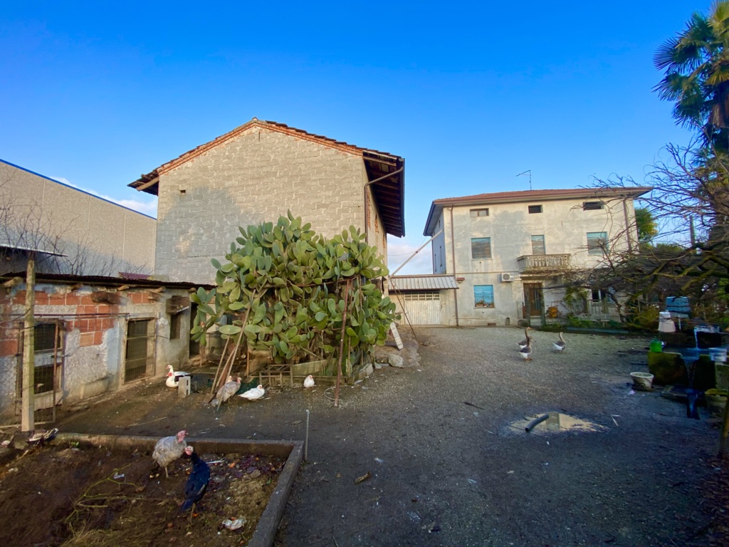 CASA SINGOLA CON TERRENO a Zoppola 1