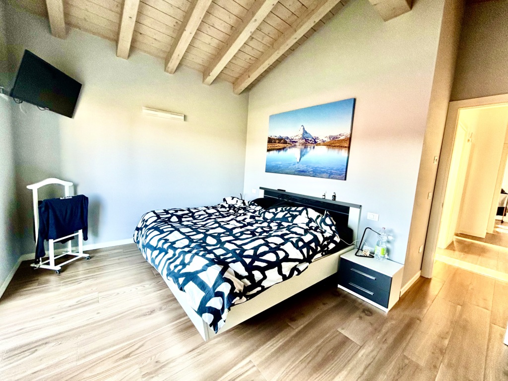 RECENTE BIFAMILIARE SEPARATA DAI POSTI AUTO a Azzano Decimo 14