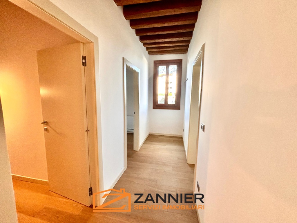 PRESTIGIOSO APPARTAMENTO IN VILLA a Porcia 19