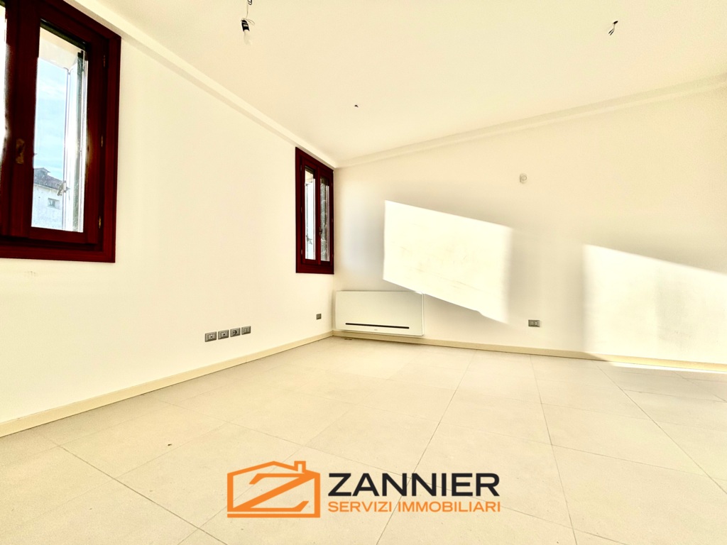 PRESTIGIOSO APPARTAMENTO IN VILLA a Porcia 16