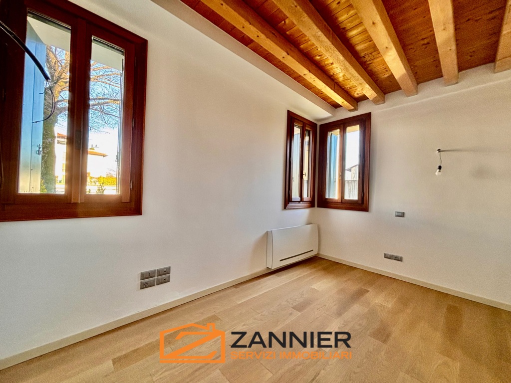 PRESTIGIOSO APPARTAMENTO IN VILLA a Porcia 28