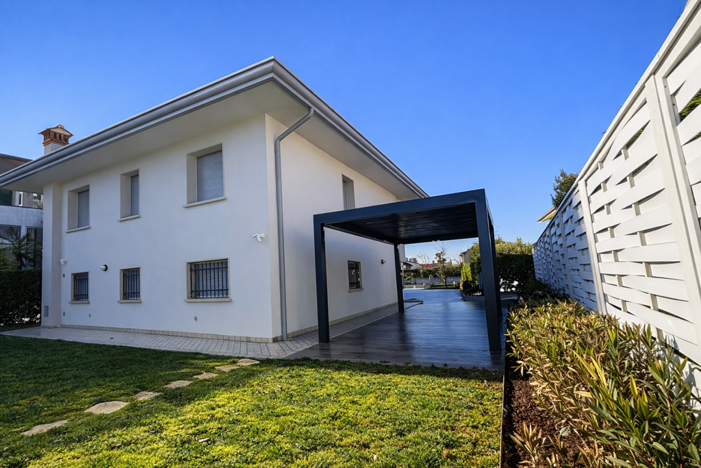 MERAVIGLIOSA VILLA SINGOLA COMPLETAMENTE RISTRUTTURATA a Pravisdomini 5